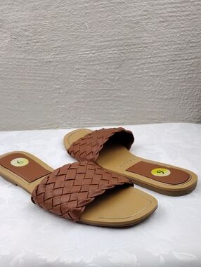 Tahari Melissa Camel Faux Leather Braided Square Open Toe Slide Flat Sandal